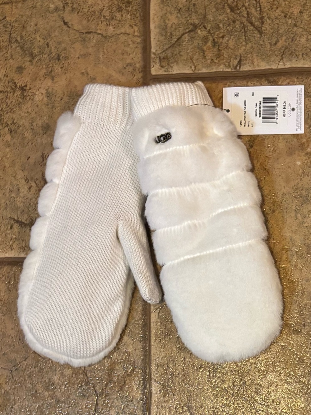NWT UGG Women's All Over Faux Fur Mitten sz L/XL